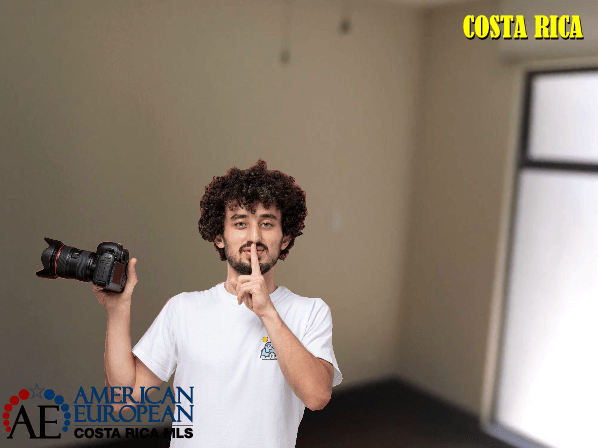 this one came out blurry, but it's only a wall, right? Should my Costa Rica Realtor® also be a Photographer?