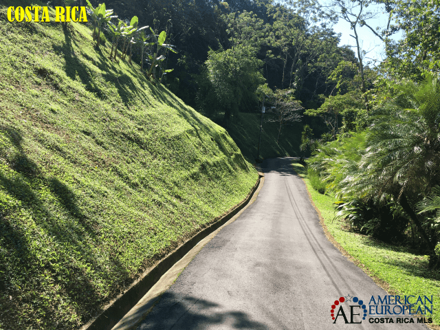 Altos de Antigua in Puriscal has very well-maintained infrastructure HOA in some Costa Rican gated communities is not legal